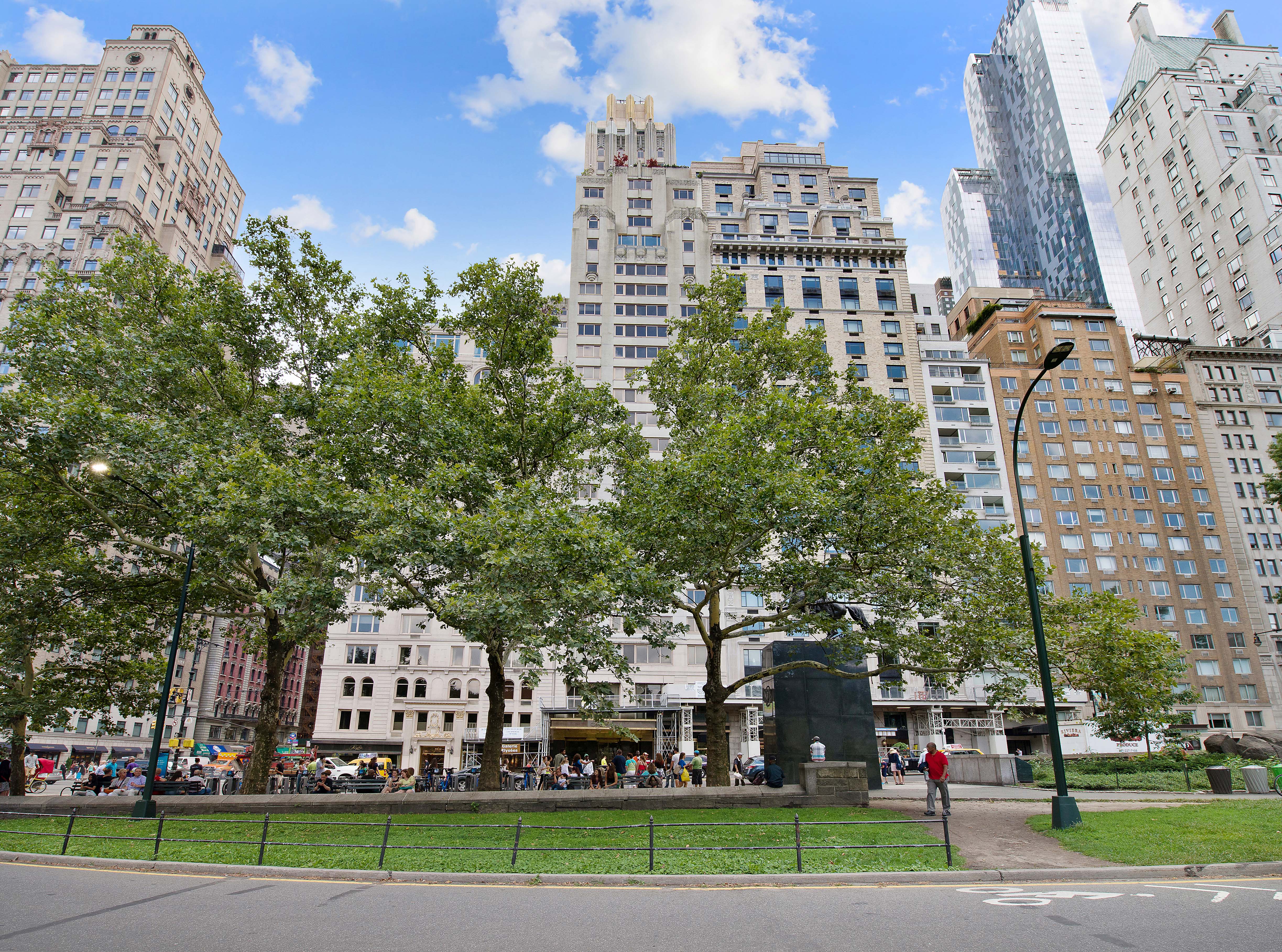 106 Central Park South, Unit 2F Manhattan, NY 10019 - Photo 10 of 13 a view of a apartment with a yard