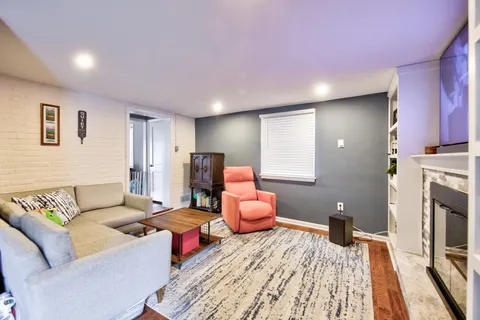 Contact Agent | Wayne Avenue, Springfield, PA 19064