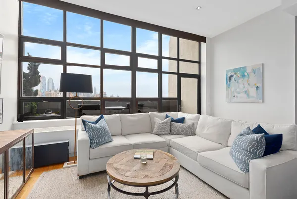$9,500 | 360 Furman Street, Unit 1011 | Brooklyn Heights