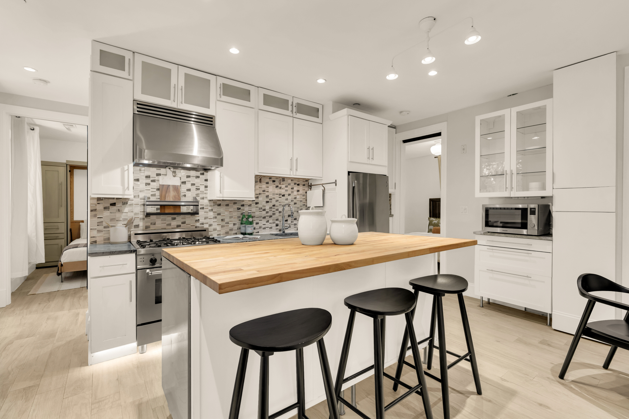 2009 Columbia Road Northwest, Unit 2 Washington, DC 20009 - Photo 7 of 37