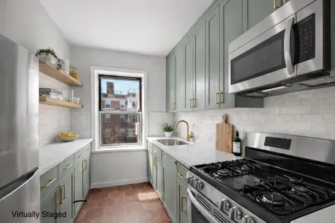 $180,000 | 5444 Arlington Avenue, Unit G51 | North Riverdale