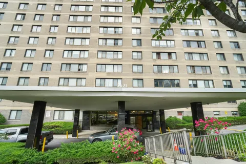 $279,000 | 3671 Hudson Manor Terrace, Unit 1A | Riverdale