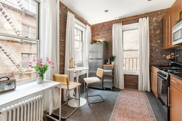 $450,000 | 19 Grace Court, Unit 3C | Brooklyn Heights