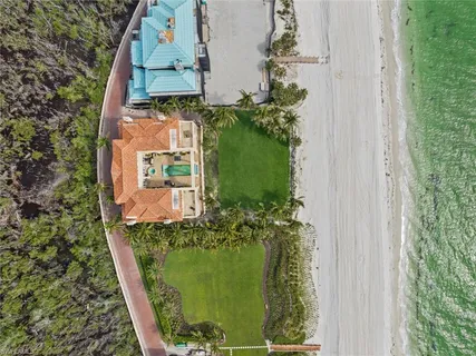 $24,000,000 | 7613 Bay Colony Drive, Naples, FL 34108