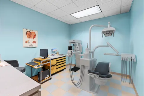 $950,000 | 450 Clinton Street, Unit 1P | Carroll Gardens