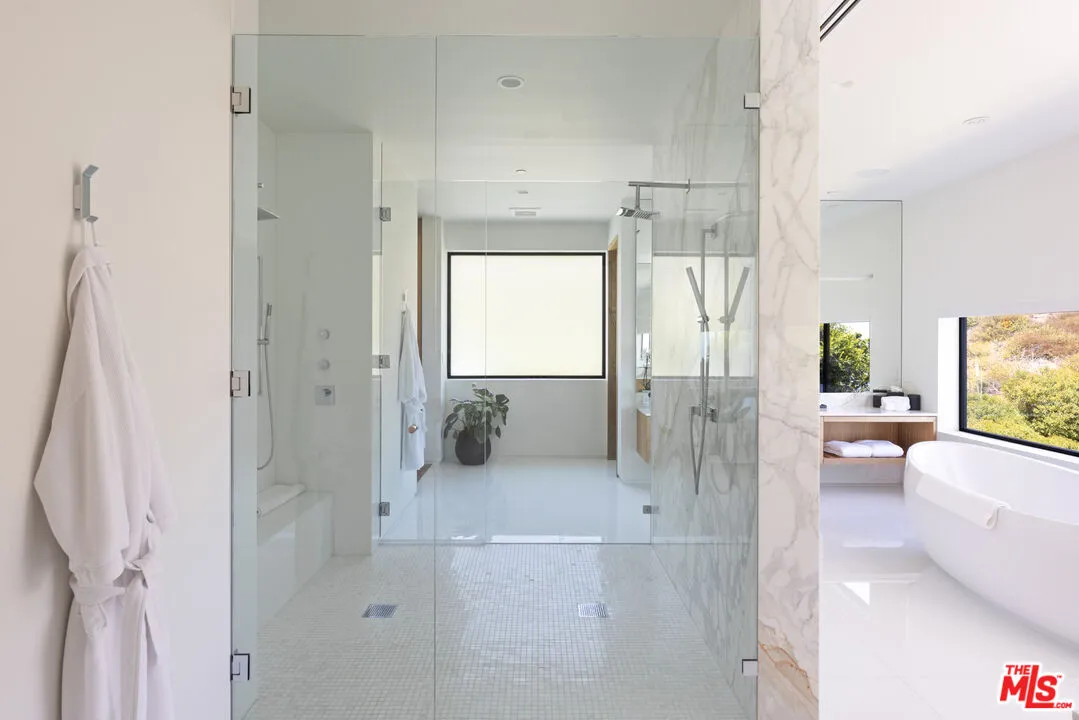 $18,950,000 | 32357 Pacific Coast Highway, Malibu, CA 90265