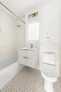 $1,050,000 | 360 East 72nd Street, Unit C2505 | Lenox Hill