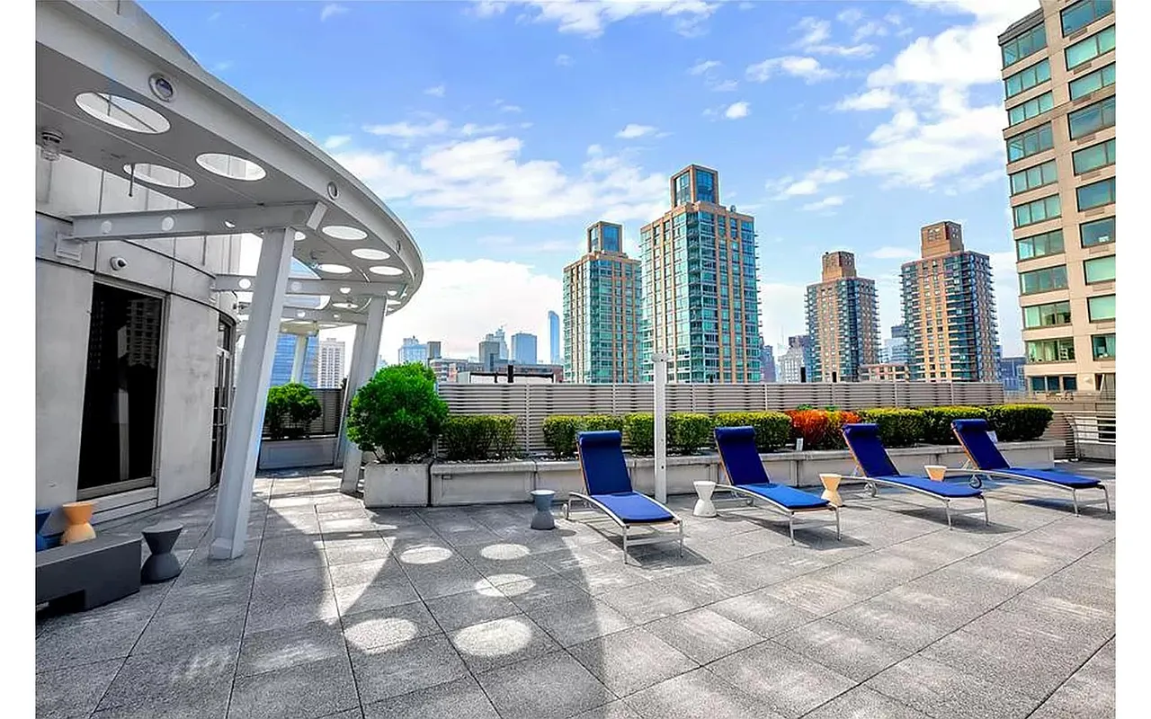 120 Riverside Boulevard, Unit 9L Manhattan, NY 10069 - Photo 12 of 13