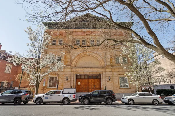 $1,400,000 | 802-10 Locust Street, Unit 201, Philadelphia, PA 19107