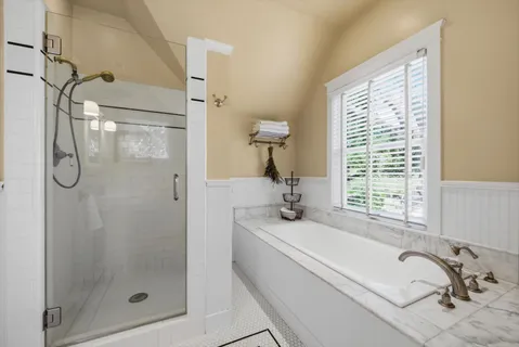 $3,050,000 | 4011 East 3rd Avenue, Napa, CA 94558