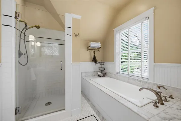 $3,050,000 | 4011 East 3rd Avenue, Napa, CA 94558