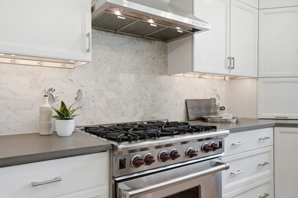 Contact Agent | Highland Place Northwest, Washington, DC 20008