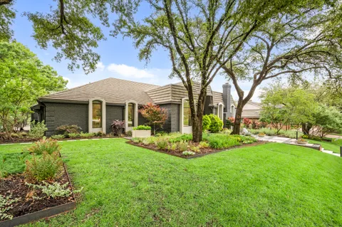 $2,600,000 | 3907 Fox Glen Drive, Irving, TX 75062