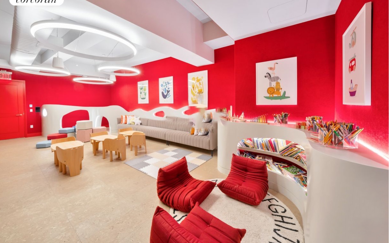 1 Wall Street, Unit 2512 Manhattan, NY 10005 - Photo 24 of 31 a living room with furniture and a potted plant