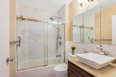 $749,000 | 403 East 62nd Street, Unit 7C | Lenox Hill