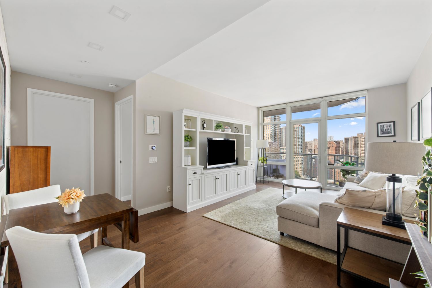 555 West 59th Street, Unit 21H Manhattan, NY 10019 - Photo 1 of 13 Gallery Image 1