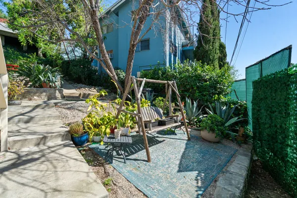 $1,495,500 | 3320 Hamilton Way, Los Angeles, CA 90026