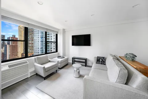 $510,000 | 2 Tudor City Place, Unit 9OS | Murray Hill
