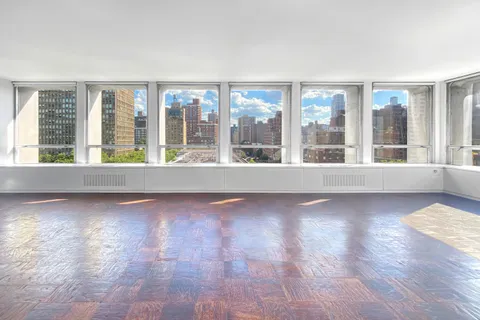 $1,695,000 | 300 East 33rd Street, Unit 9M | Kips Bay