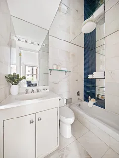 $3,850,000 | 33 East 70th Street, Unit 9D | Lenox Hill