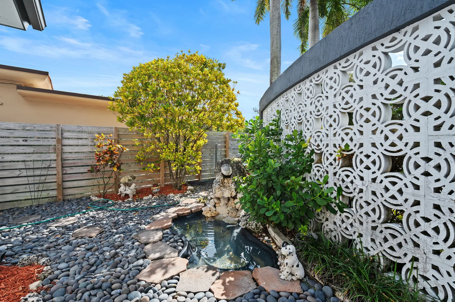 $2,595,000 | 218 Shore Drive South, Miami, FL 33133