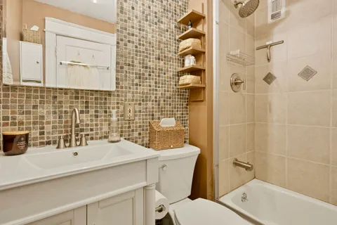 $415,000 | 2010 Kalorama Road Northwest, Unit 304, Washington, DC 20009