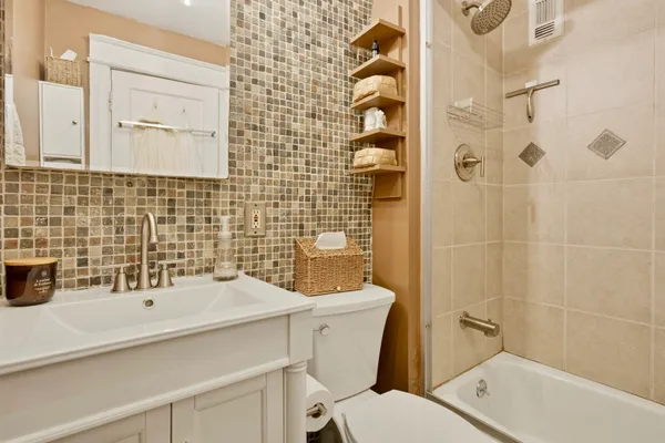 $415,000 | 2010 Kalorama Road Northwest, Unit 304, Washington, DC 20009