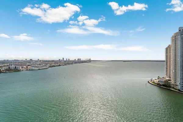 $7,775 | 335 South Biscayne Boulevard, Unit 2609, Miami, FL 33131