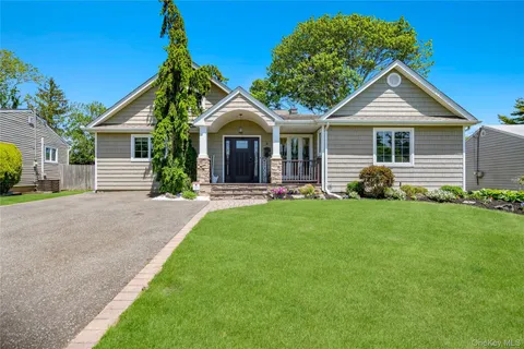 $1,098,000 | 8 Melony Avenue, Plainview, NY 11803