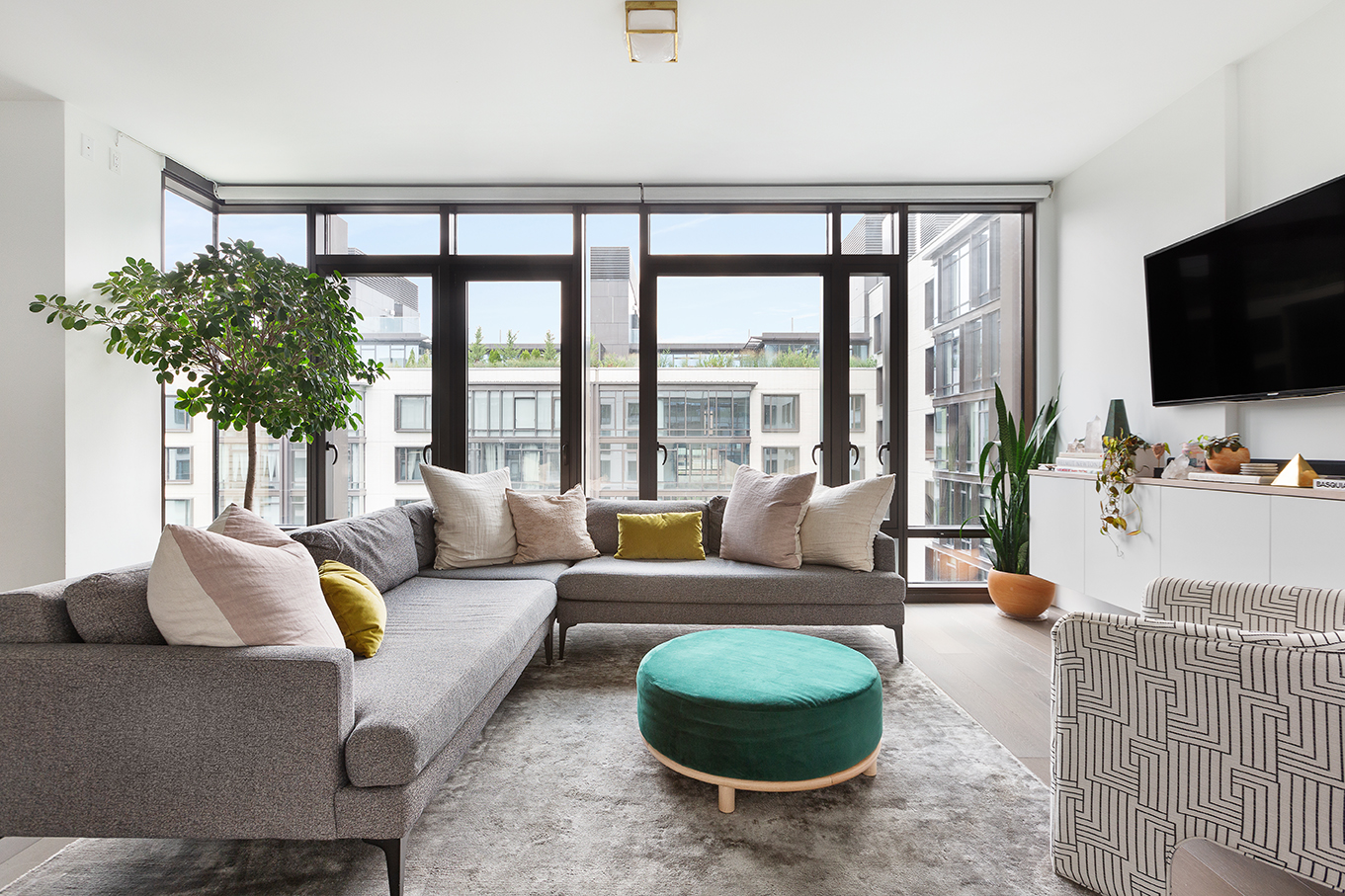 429 Kent Avenue, Unit D717 Brooklyn, NY 11249 - Photo 2 of 26