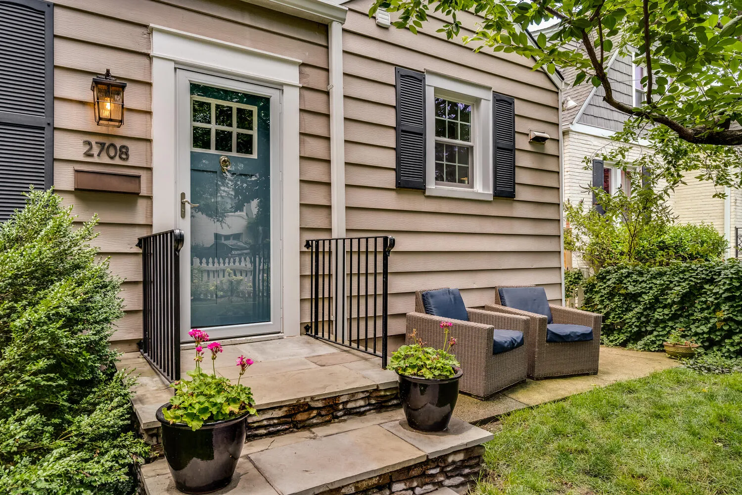 $1,050,000 | 2708 Holly Street, Alexandria, VA 22305