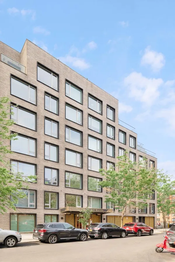 $2,195,000 | 610 Warren Street, Unit 2A | Boerum Hill