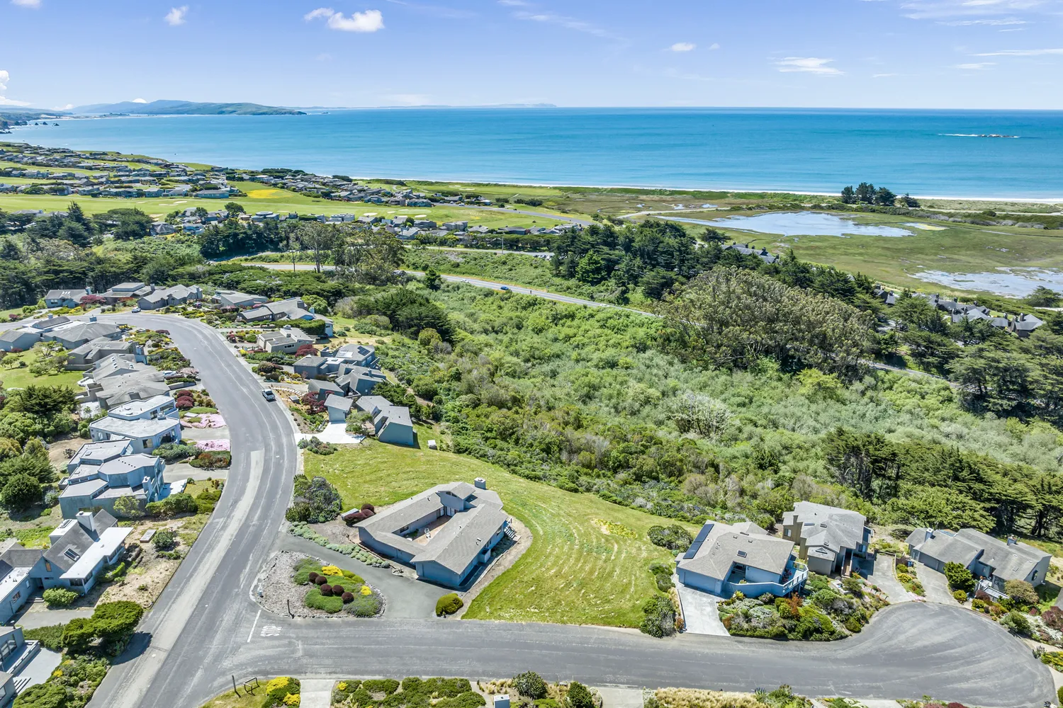 $2,000,000 | 190 Starboard Court, Bodega Bay, CA 94923