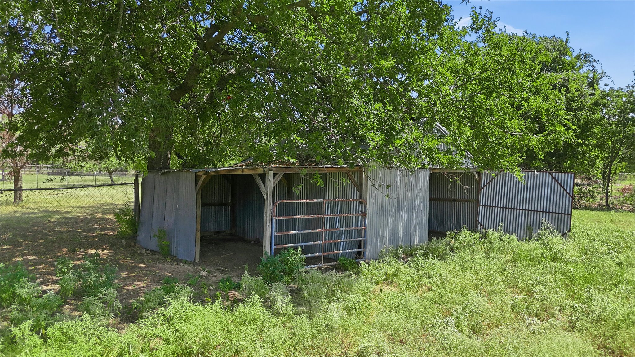 892 Highland Circle Springtown, TX 76082 - Photo 30 of 36 Gallery Image 30