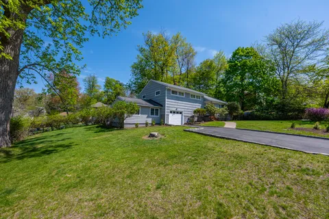 $779,900 | 52 Daniel Drive, Cedar Grove, NJ 07009
