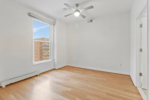 $1,350,000 | 675 E Street Northwest, Unit 900, Washington, DC 20004