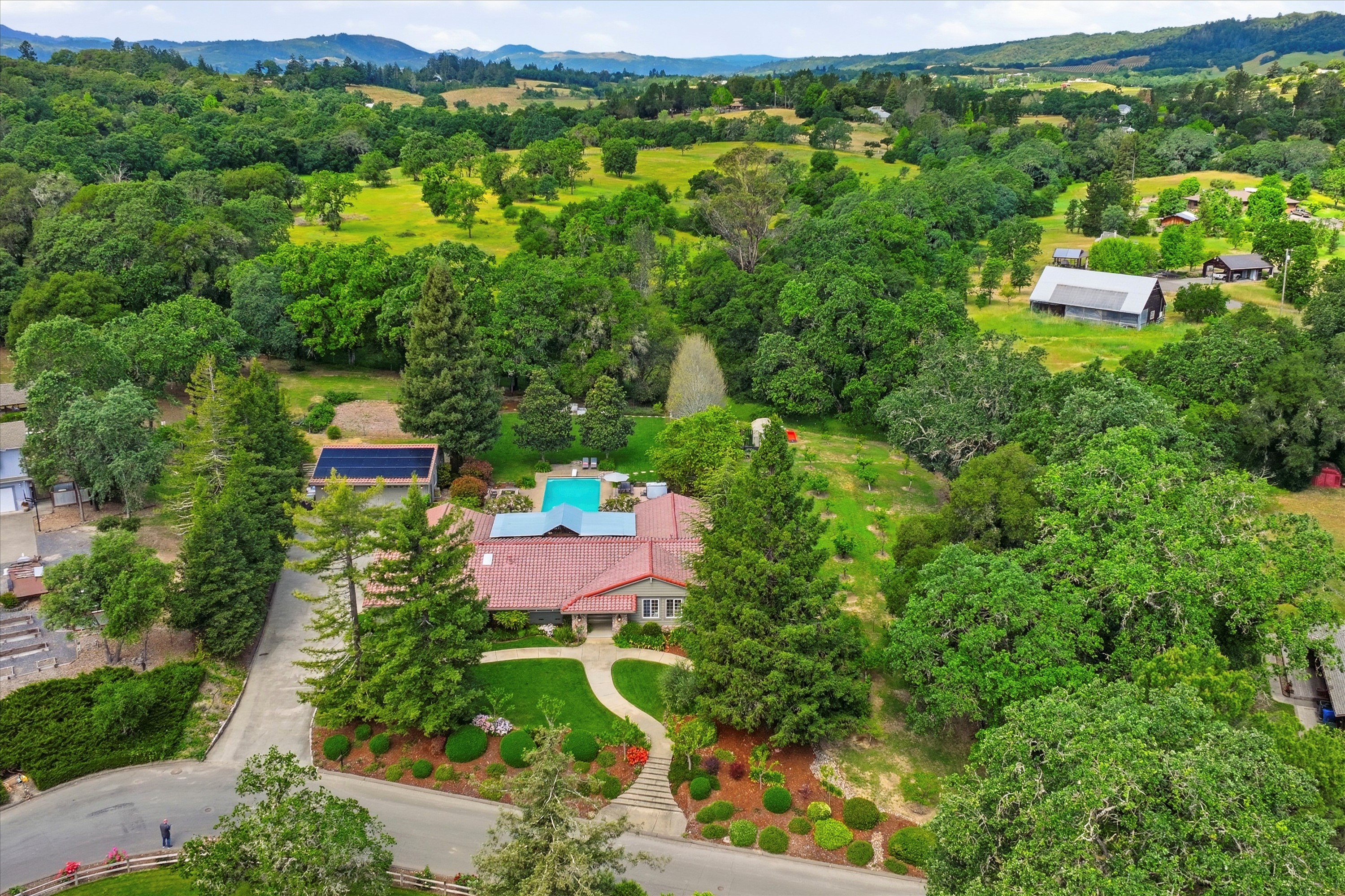 1541 Chablis Road Healdsburg, CA 95448 - Photo 18 of 19 view of outdoor space and city view