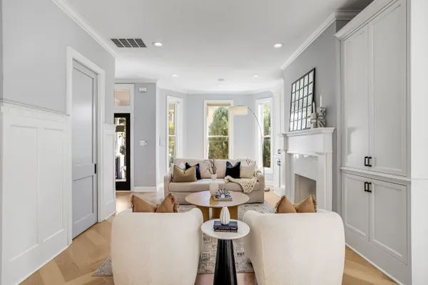 Contact Agent | 419 U Street Northwest, Washington, DC 20001