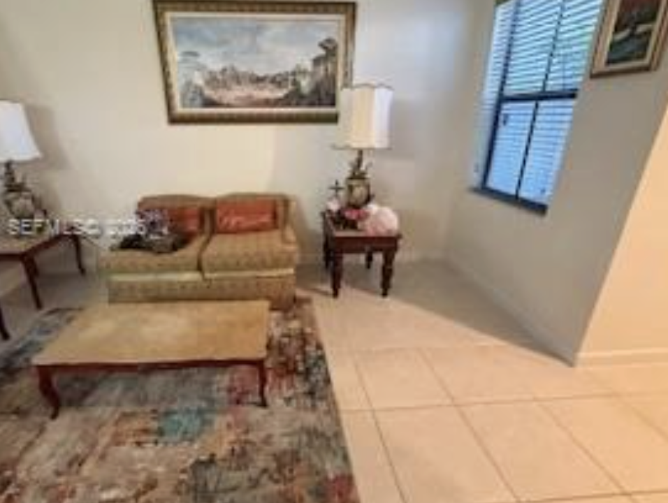 10934 West 33rd Way Hialeah, FL 33018 - Photo 3 of 7