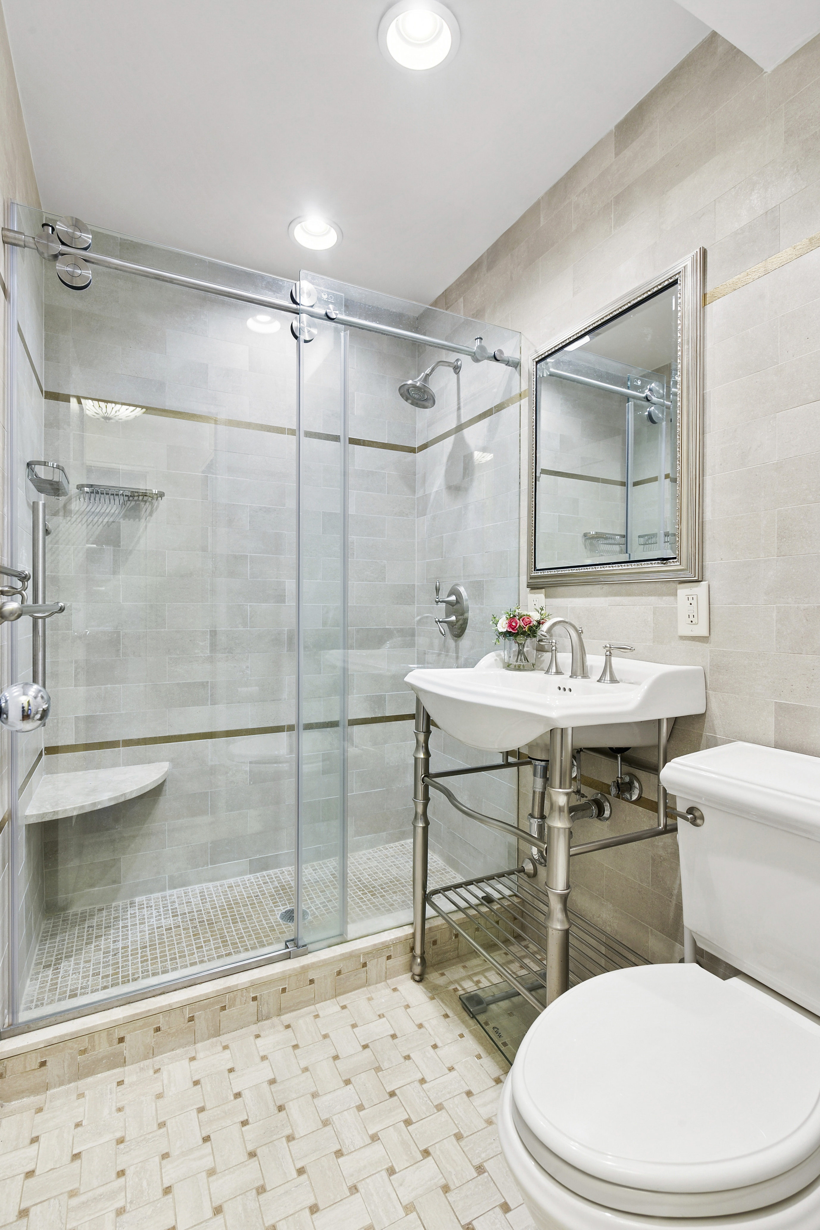 209 East 56th Street, Unit 9E Manhattan, NY 10022 - Photo 5 of 7