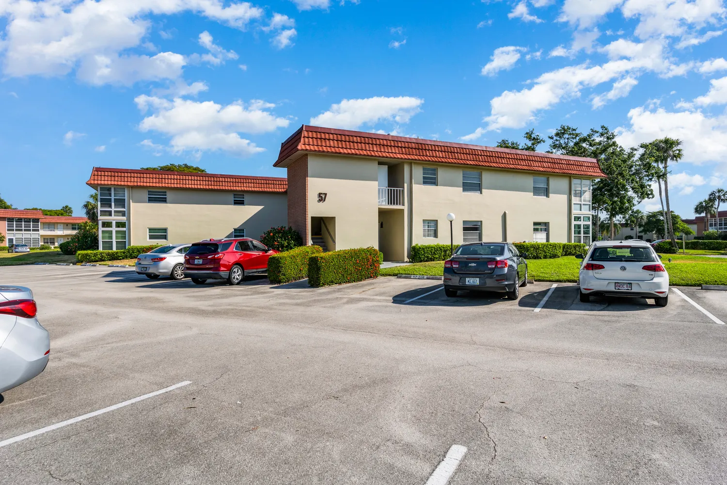 $185,000 | 57 Woodland Drive, Unit 101, Vero Beach, FL 32962