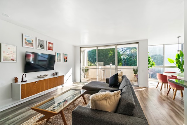 1015 North Kings Road, Unit 301 West Hollywood, CA 90069 - Photo 2 of 22