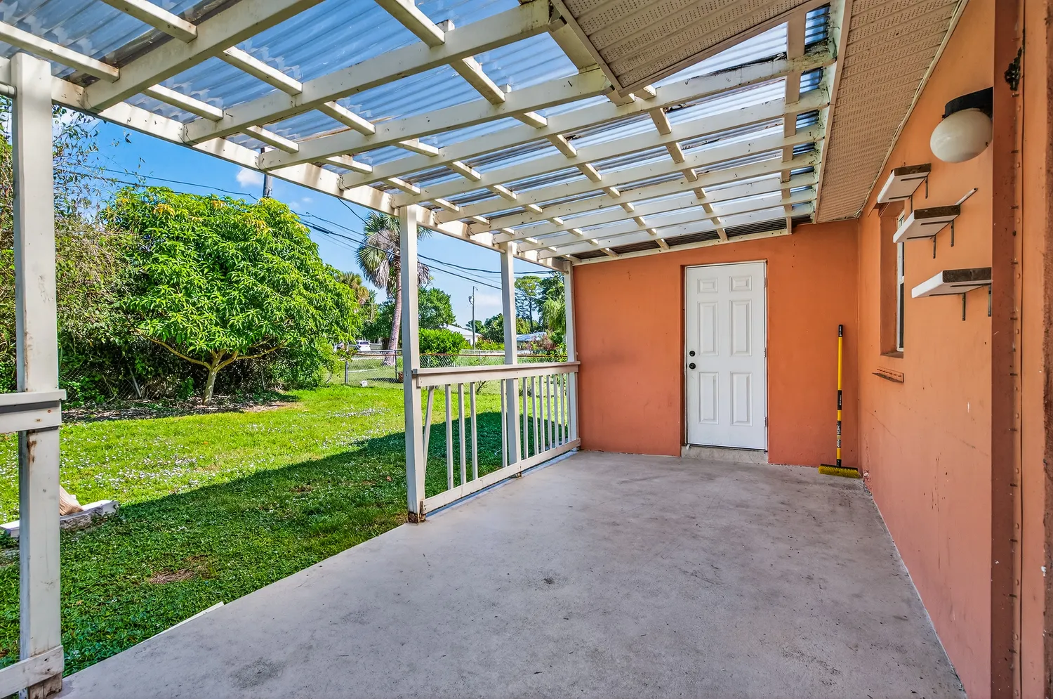 $330,000 | 2444 1st Place Southwest, Vero Beach, FL 32962