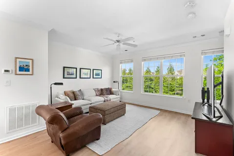 $485,000 | 21762 Dragons Green Square, Ashburn, VA 20147