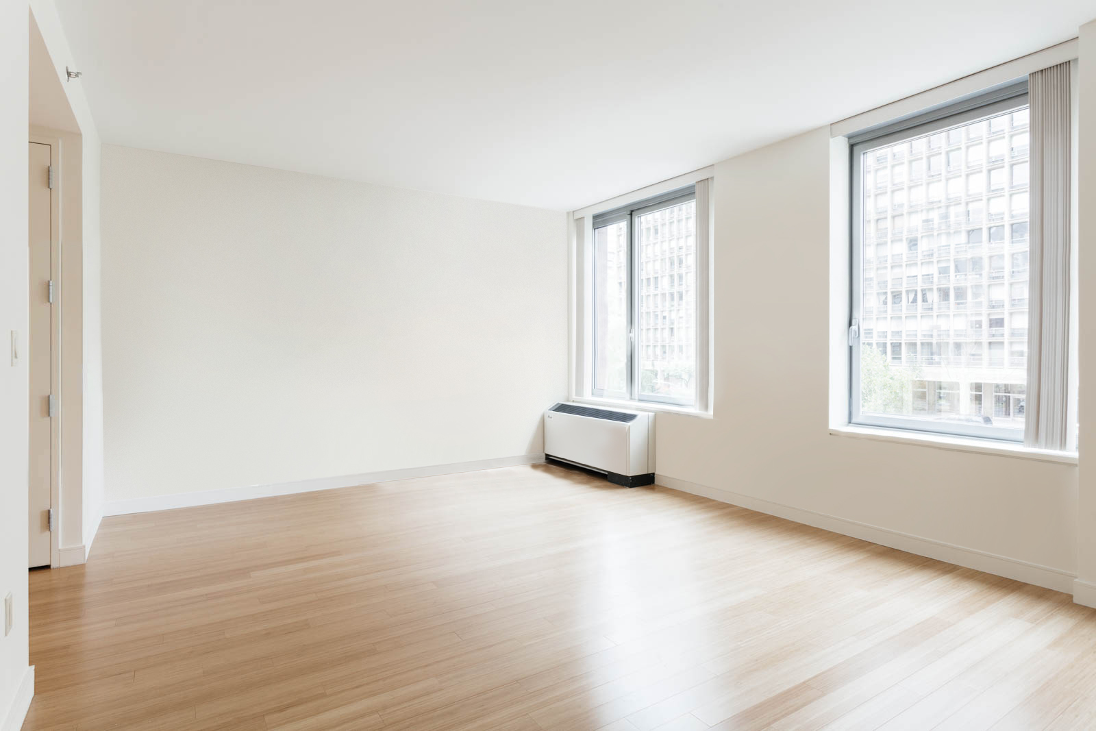 303 East 33rd Street, Unit 5K New York, NY 10016 - Photo 4 of 16