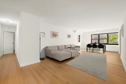 $1,050,000 | 235 East 87th Street, Unit 4K | Upper East Side