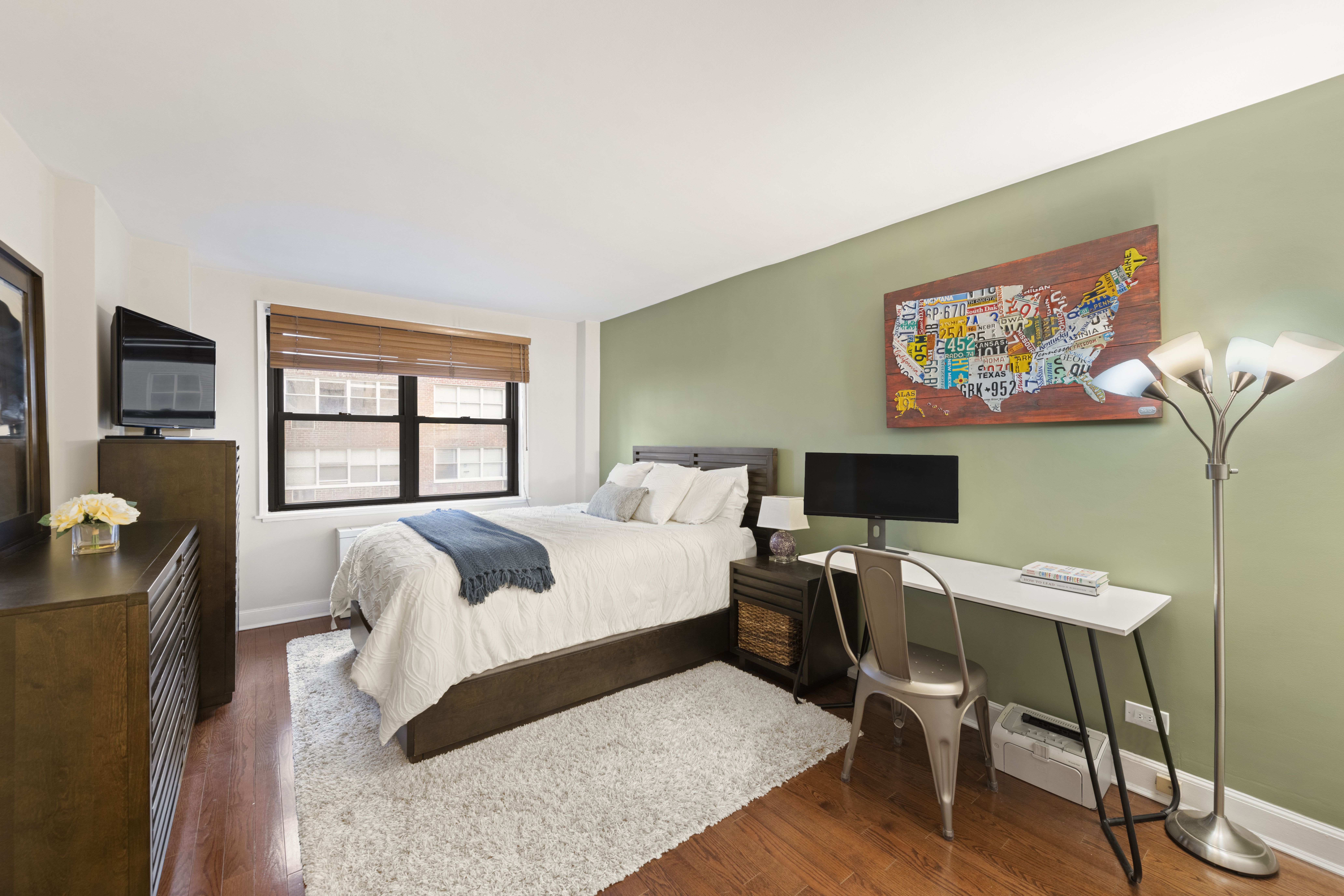 301 East 69th Street, Unit 7C Manhattan, NY 10021 - Photo 6 of 9