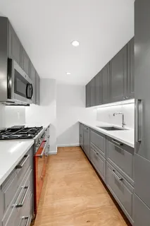 $2,250,000 | 135 West 70th Street, Unit 2E | Upper West Side