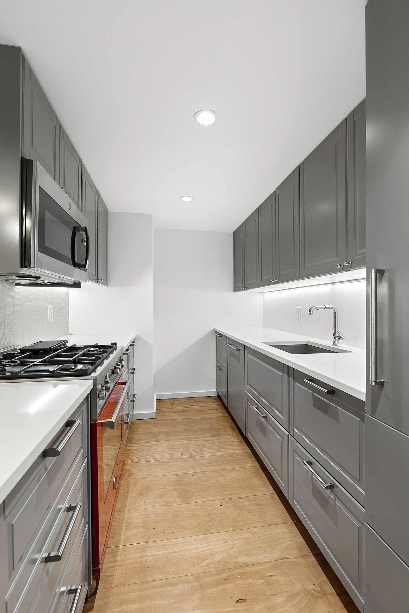 135 West 70th Street, Unit 2E Manhattan, NY 10023 - Photo 5 of 15