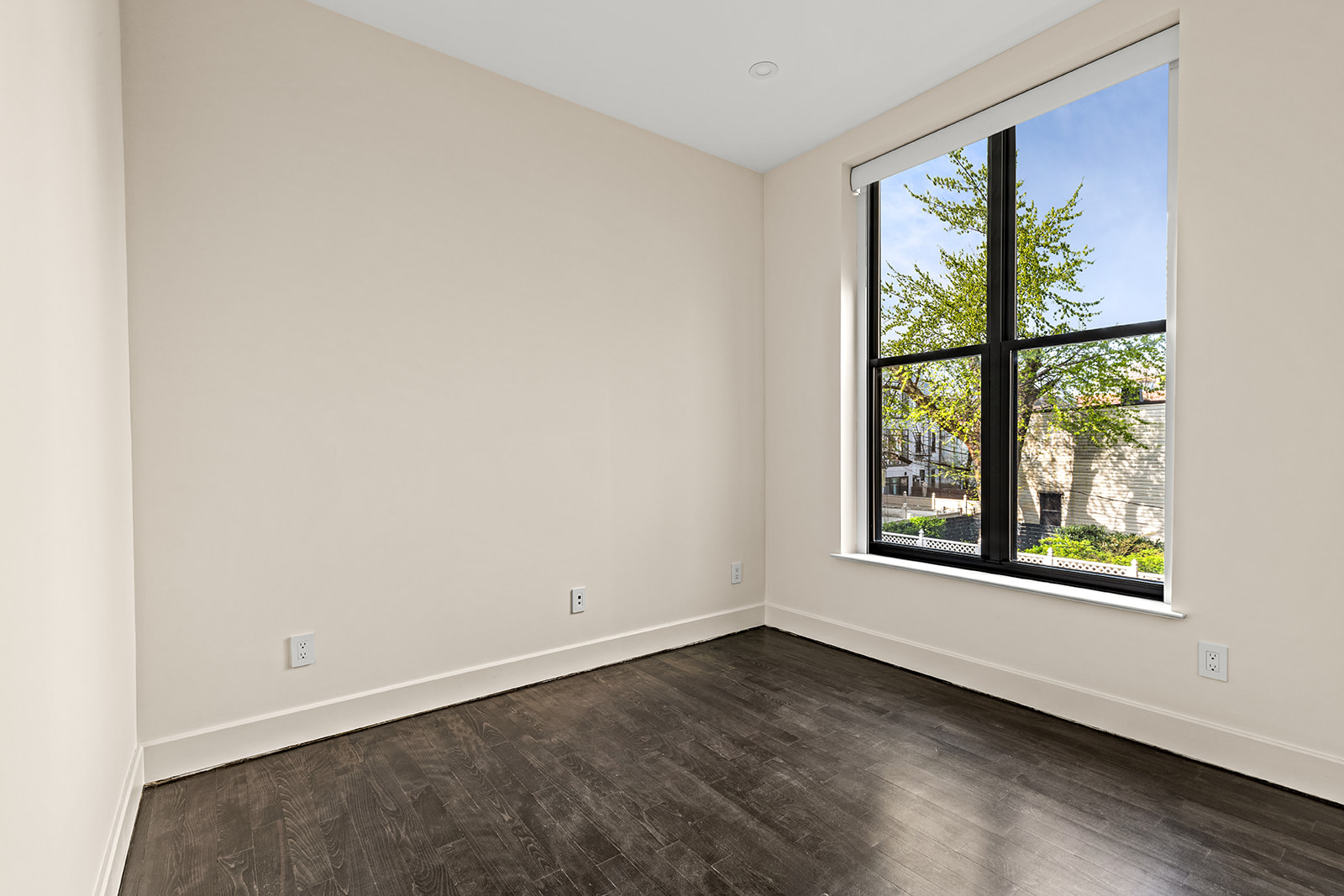 246 Withers Street, Unit 2G Brooklyn, NY 11211 - Photo 8 of 9 an empty room with a window